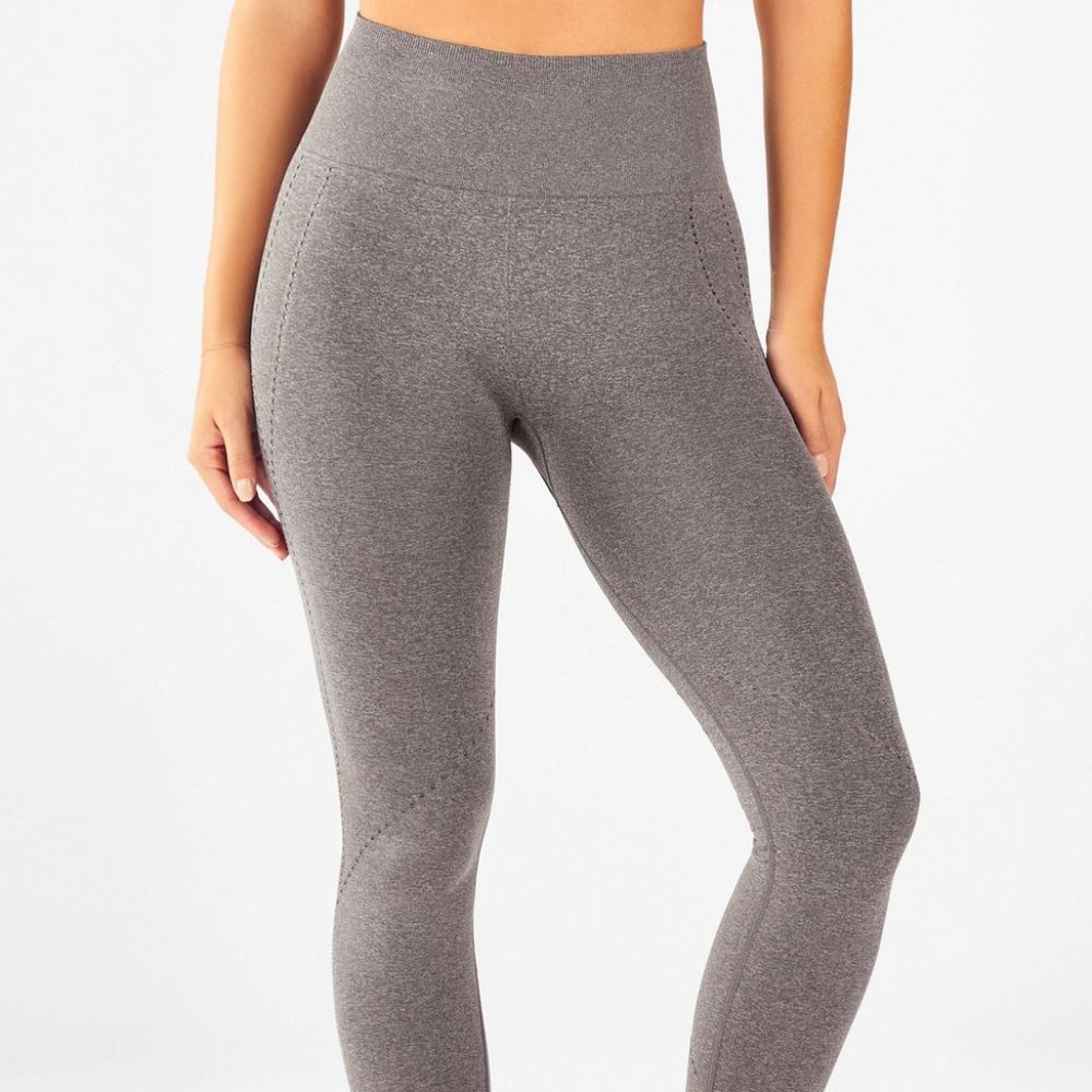 High-Waisted Seamless Capri Leggings